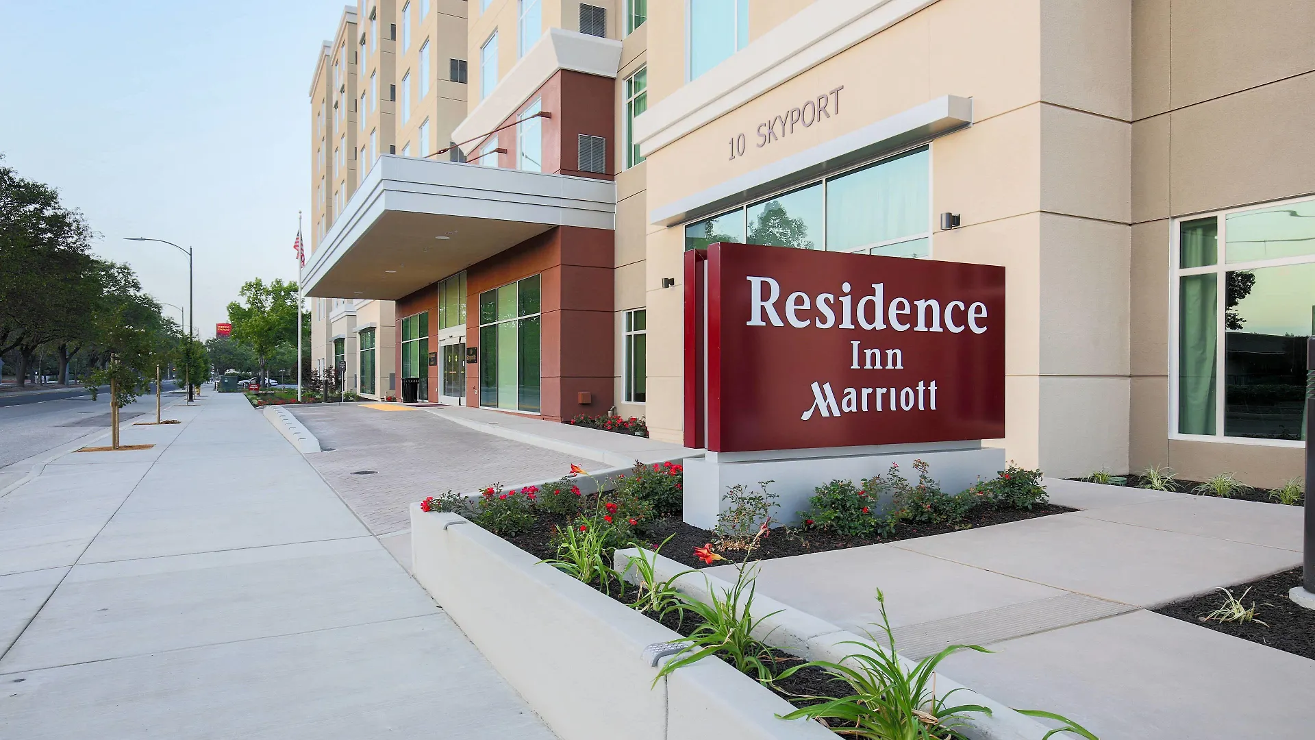 Staying Near Henry Schmidt Park: 4 Residence Inn Hotels Compared