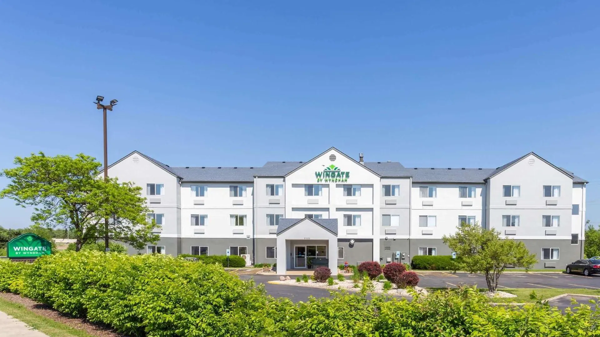 6 Smart Business Hotels Near Lake County Forest Preserve