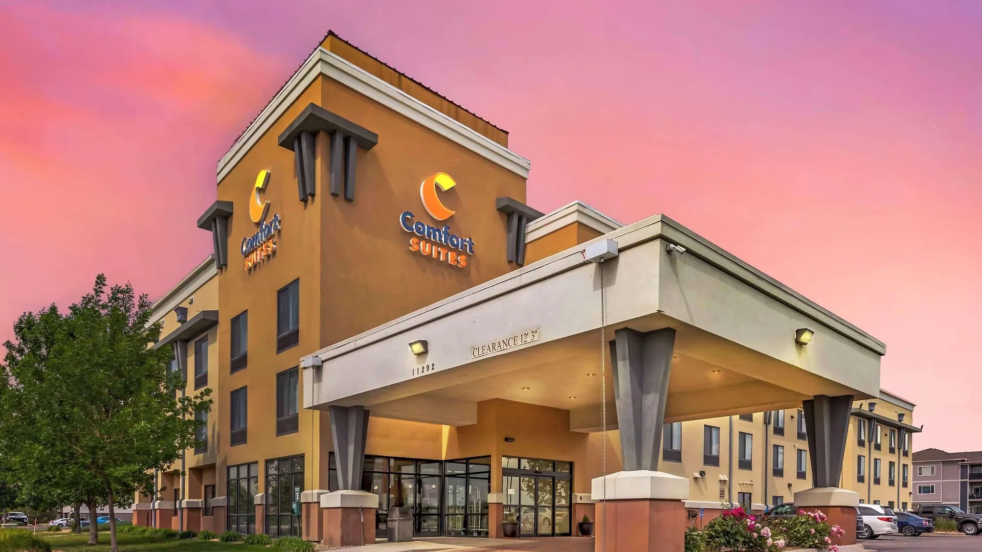 Where to Stay Near Longmont Parks: 4 Budget Hotels Reviewed