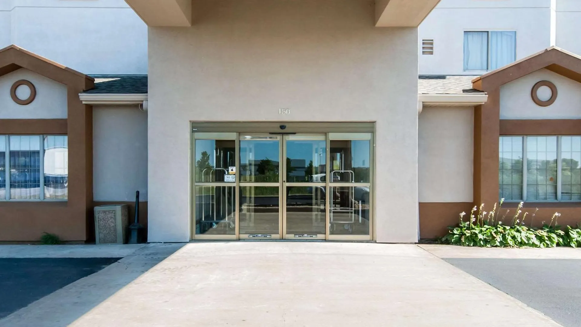 4 Smart 3-Star Hotels Near Family Arena Worth Booking