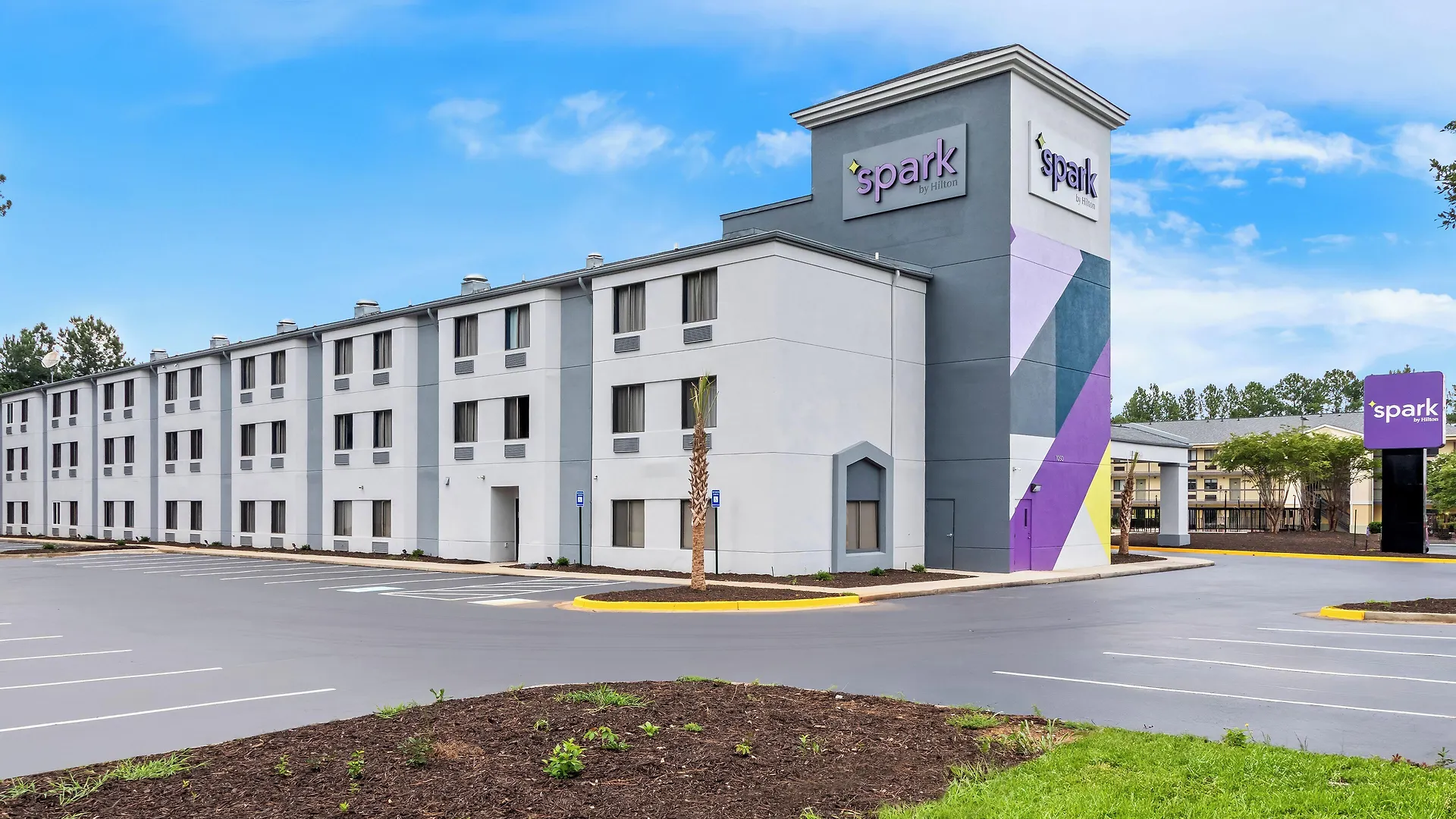 4 Smart Spark by Hilton Hotels in the South Worth Booking