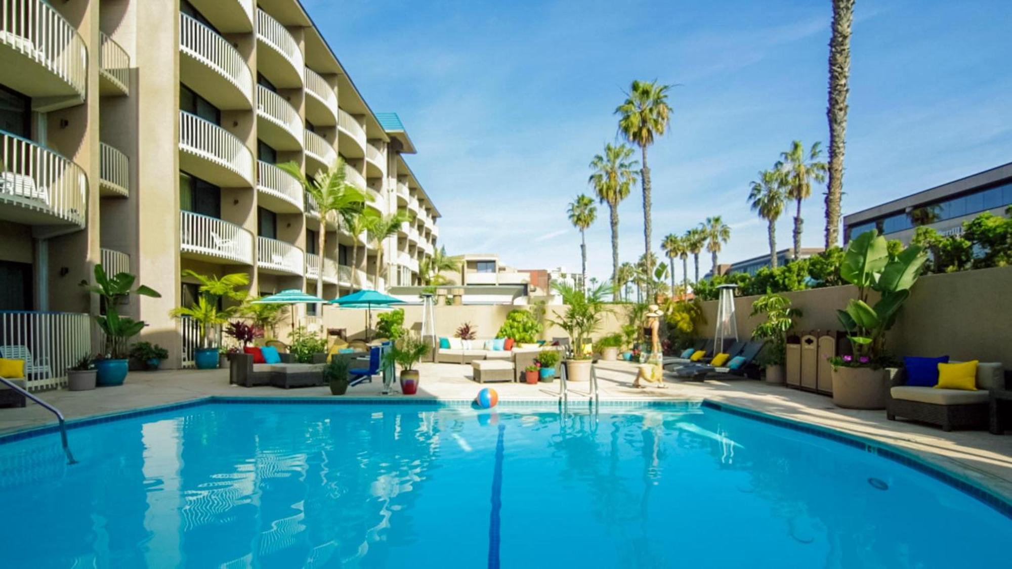 5 Romantic Hotels In La Jolla Worth Booking